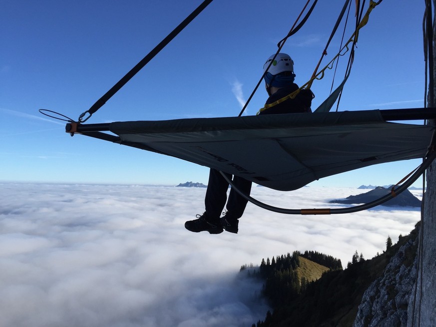 Portaledge Frutigen Übernachten in der Felswand Schweiz Rauszeit