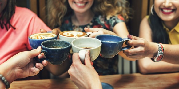 Kaffeetrinkerinnen und Kaffeetrinker führen ein längeres Leben