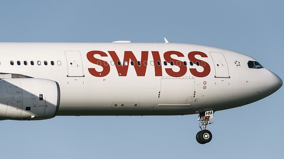 Kunden erhaltne weitergehenden Versicherungsschutz bei der Swiss: Ein Flugzeug im Landeflug (Archivbild).