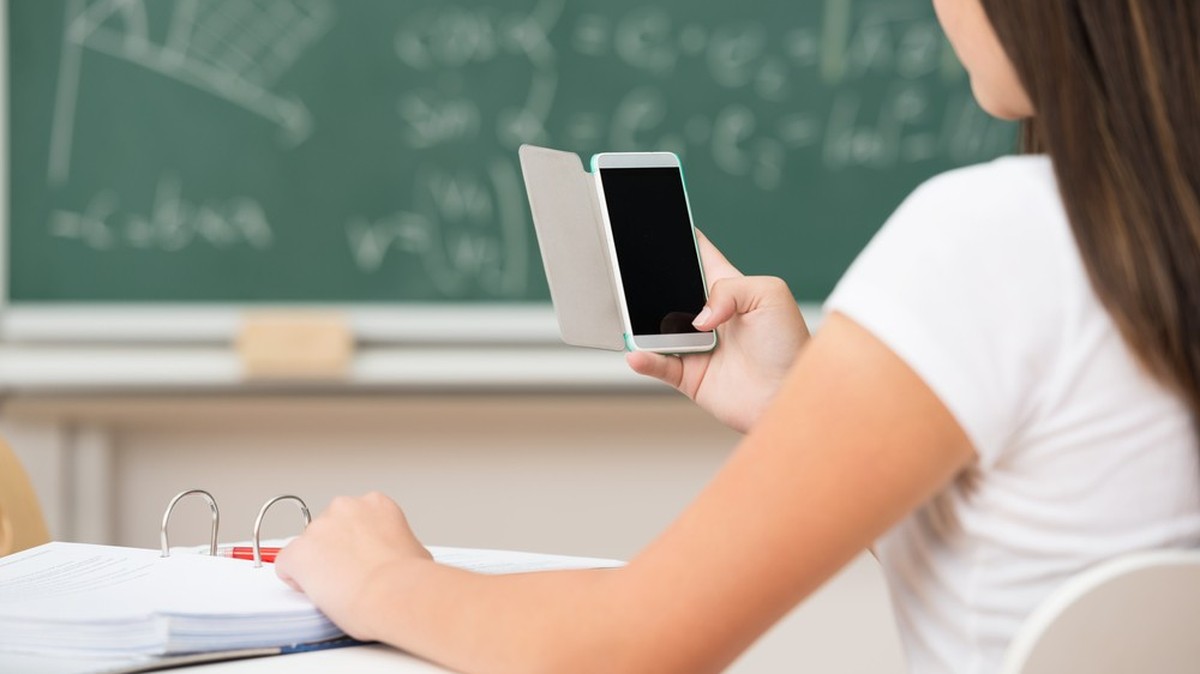 smartphone handy schule