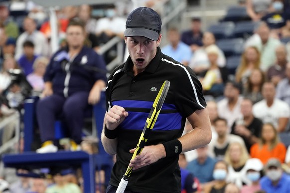 Botic Van de Zandschulp, of the Netherlands, reacts after winning a point against Diego Schwartzman, of Argentina, during the fourth round of the US Open tennis championships, Sunday, Sept. 5, 2021, i ...