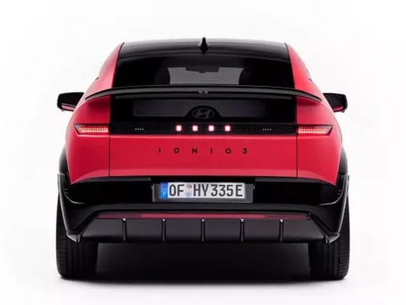 Schon gewusst? Die vier beleuchteten Punkte am Heck symbolisieren den Buchstaben H im Morsealphabet.