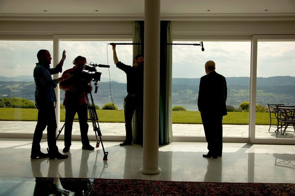 «Er ist ein Bauer, so wie ich.» Blocher in seiner Villa in Herrliberg.