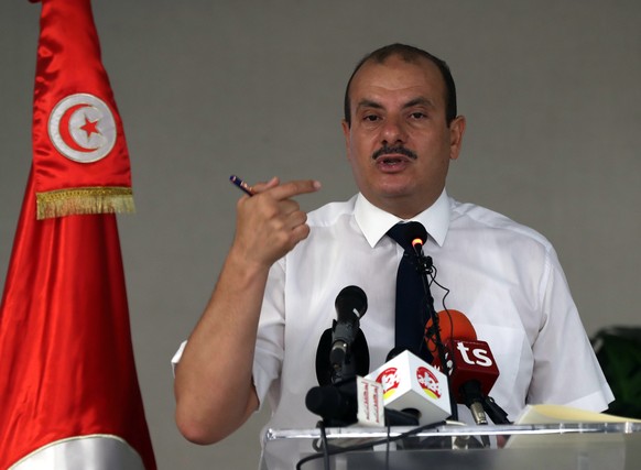 epa10102770 The head of the Association of Tunisian Judges Anas Al-Hammadi speaks during press conference organized by the Association of Tunisian Judges, in Tunisi,Tunisia, 02 August 2022. Al-Hammadi ...