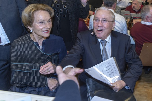 Alt Bundesrat Christoph Blocher und seine Frau Silvia an der 31. Albisguetli-Tagung der Zuercher SVP, am Freitag, 18. Januar 2019, in Zuerich. Der traditionelle Parteitag der SVP des Kantons Zuerich s ...