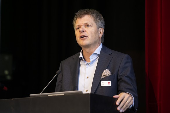Juerg Grossen, Parteipraesident GLP Schweiz und Nationalrat, spricht an der 54. Delegiertenversammlung der Gruenliberalen Partei Schweiz (GLP), am Samstag, 27. April 2024 in Biel. (KEYSTONE/Anthony An ...