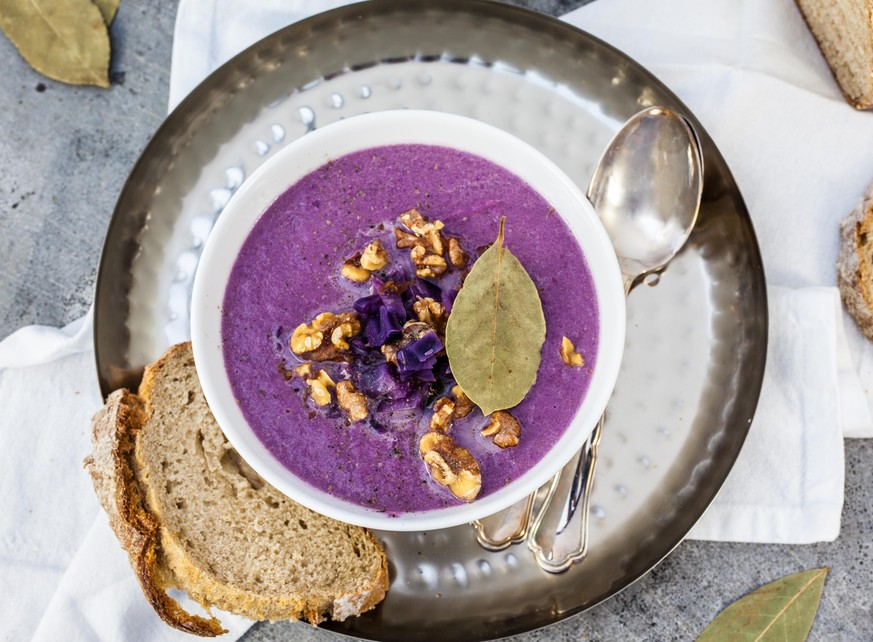 Essen mit und fürs Köpfchen: 12 Rezepte, die dein Gehirn auf Hochtouren bringen