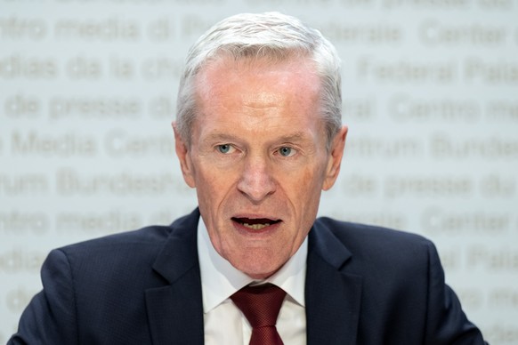 Werner Luginbuehl, Praesident der Eidgenoessischen Elektrizitaetskommission (ElCom), aeussert sich an einer Medienkonferenz ueber Gasreserve 2022 / 2023 und Vorbereitungsmassnahmen f