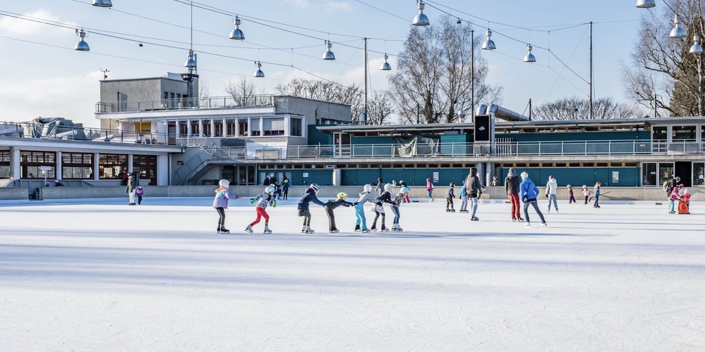 In der Saison 2023/24 stieg die Besucherzahl der Berner Kunsteisenbahnen Ka-We-De (Bild) und Weyermannshaus um 5 Prozent im Vergleich zum Vorjahr.