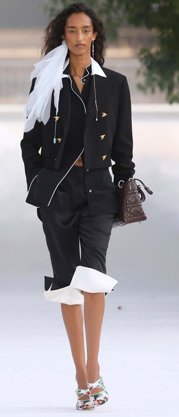 A model wears a creation as part of the Christian Dior Womenswear Spring Summer 2027 collection presented in Paris, France, Tuesday, Sept. 29, 2026. (AP Photo/Thomas Padilla)
Paris Fashion Dior Womens ...