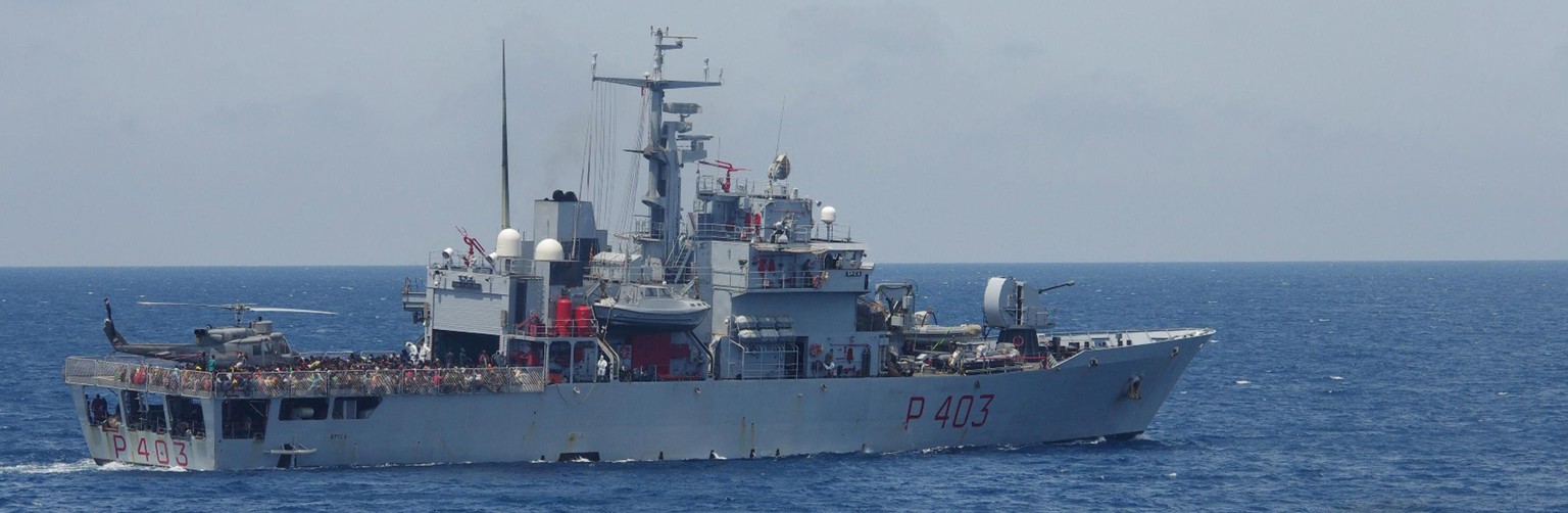 epa04775630 A handout picture released by the Italian Navy shows rescued migrants on board the Italian Navy vessel &#039;Spica&#039;, close to Pozzallo harbour, Italy, 30 May 2015. The Italian Navy ha ...