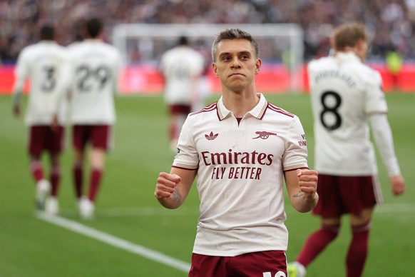 Arsenal's Leandro Trossard celebrates after scoring during the Premier League soccer match between West Ham and Arsenal in London, Sunday, May 10, 2026. (AP Photo/Ian Walton)
Leandro Trossard