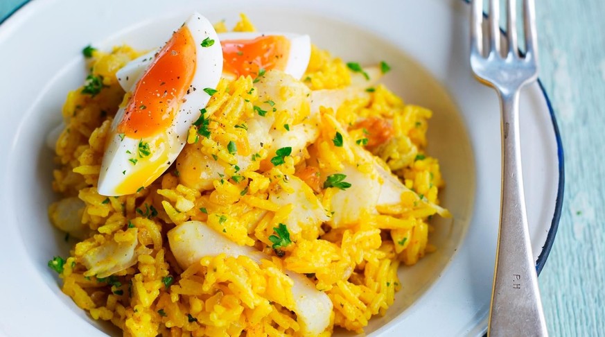 kedgeree fisch eier reis indisch britisch englisch frühstück http://goodfood.uktv.co.uk/recipe/classic-kedgeree/