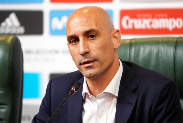 epa06804167 Luis Rubiales, president of the Spanish Football Federation (RFEF), speaks during a press conference to announce the dismissal of Julen Lopetegui as Spanish national soccer team head coach ...