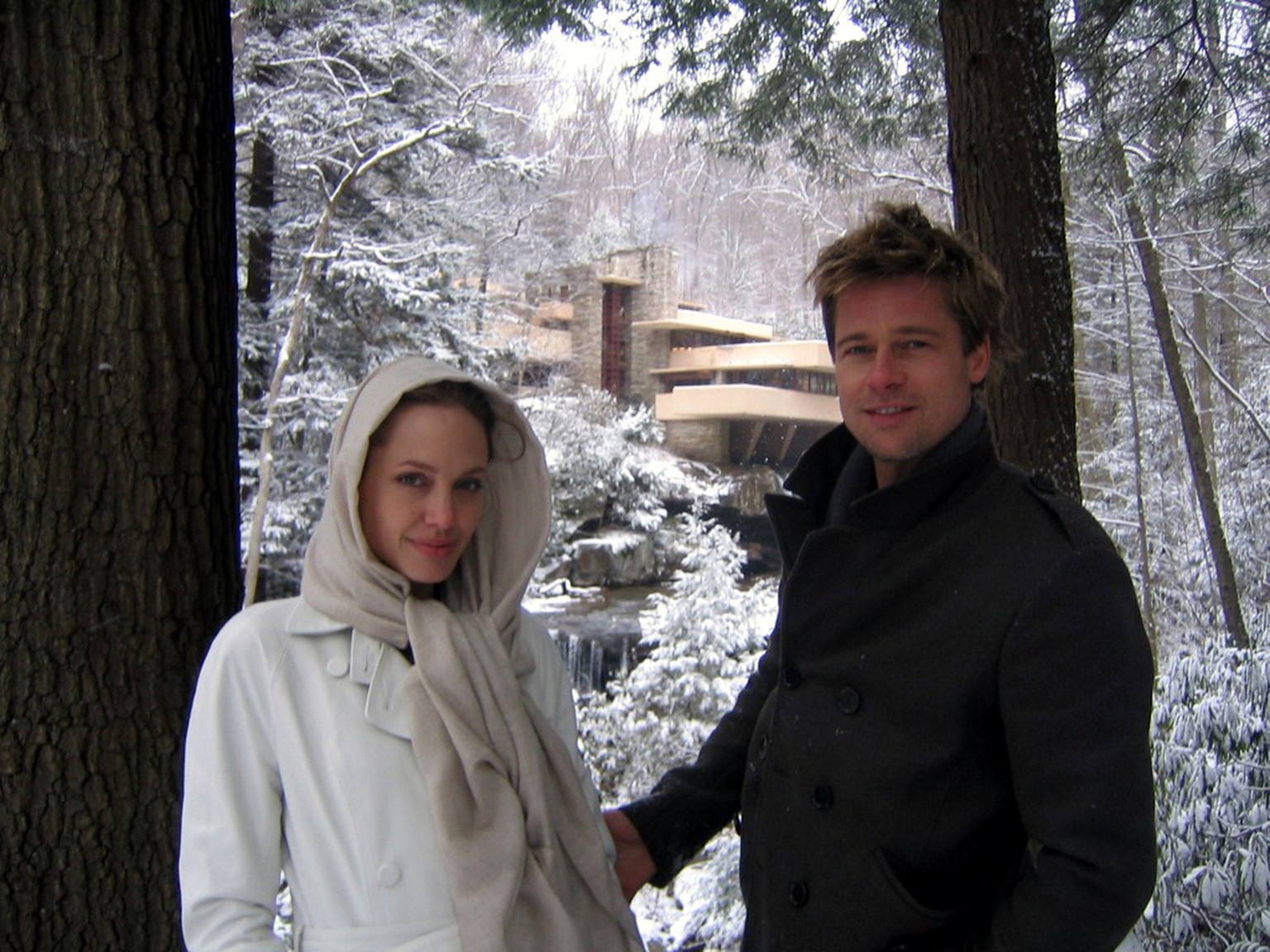Das war vor zehn Jahren. Da besuchten die beiden zu Brads Geburtstag ein Haus des Architekten Frank Lloyd Wright.