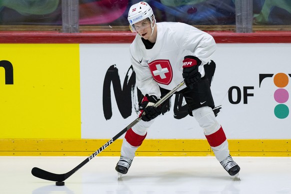 Switzerland&#039;s Dominik Egli in action during a training session in Helsinki at the Ice Hockey Hall, Finland on Wednesday, May 25, 2022. (KEYSTONE/Peter Schneider)