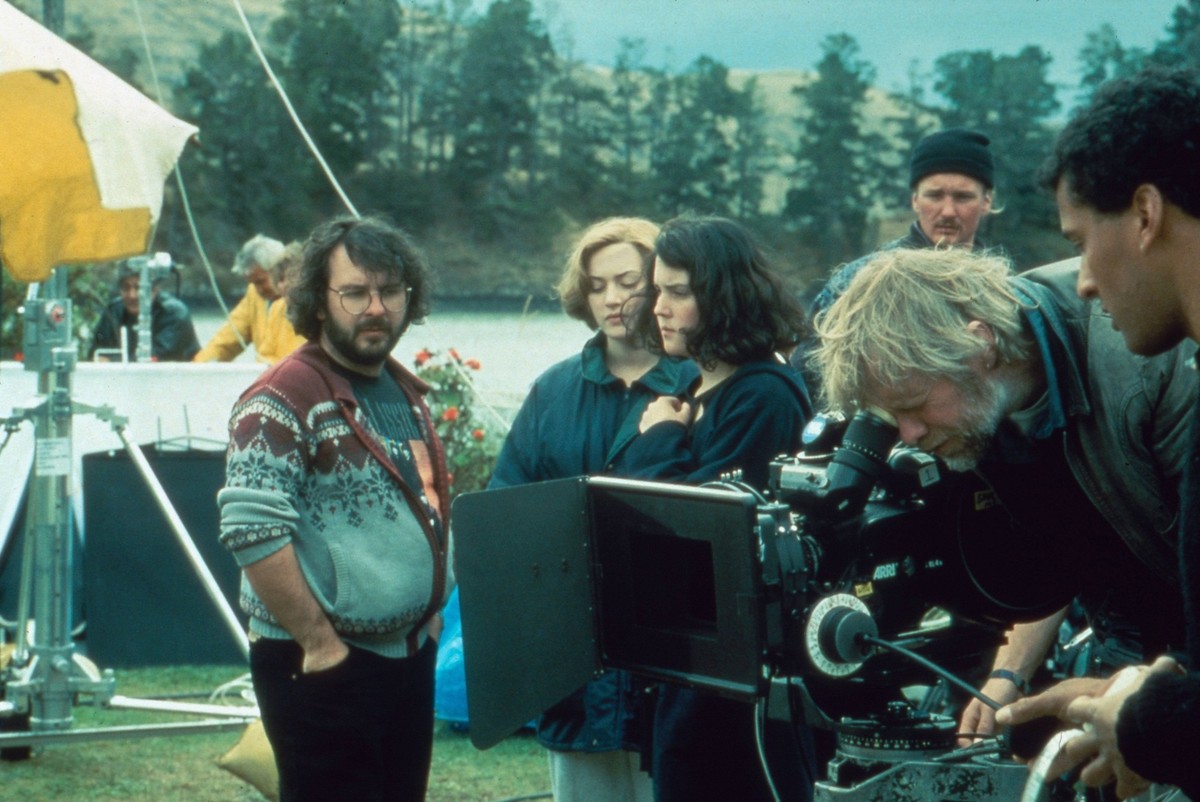 Heavenly Creatures, Neuseeland/Deutschland 1995, Regisseur Peter Jackson am Filmset mit Melanie Lynskey und Kate Winslet Copyright: IFTN UnitedArchives06023

Heavenly Creatures New Zealand Germany 1 ...