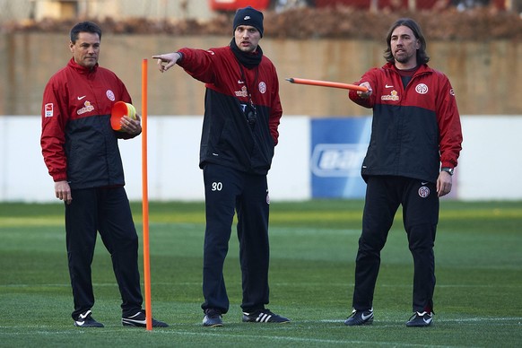 Bildnummer: 12309432 Datum: 04.01.2011 Copyright: imago/Jan Huebner
04.01.2011, 1. Bundesliga, FSV Mainz 05 im Trainingslager in Barcelona (L-R) Co Trainer Arno Michels (FSV Mainz 05), Trainer Thomas ...