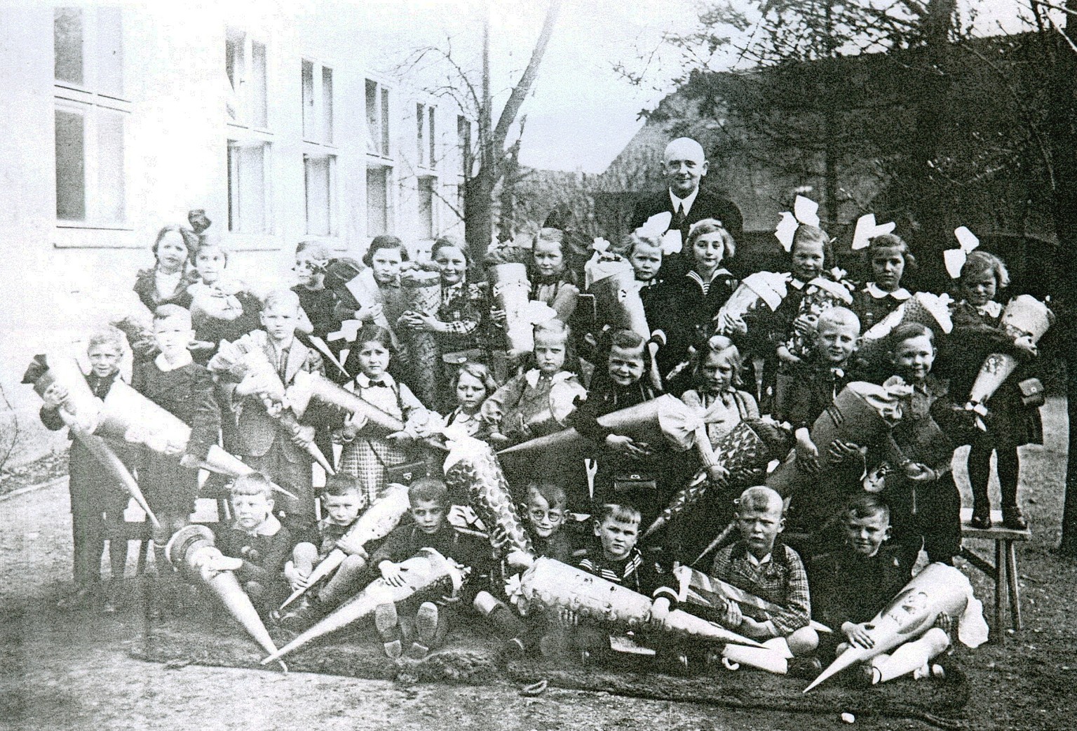 Schulanfänger in Machern, Sachsen, 1937.Bild: Uni Leipzig