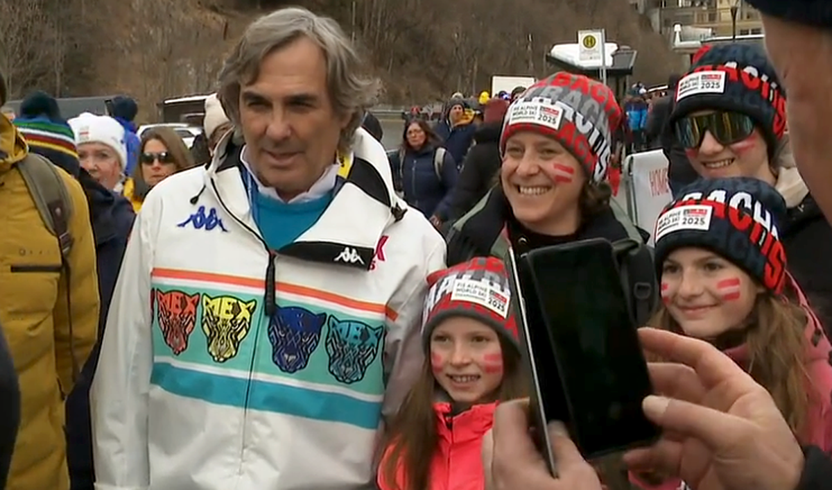Hubertus von Hohenlohe an der Ski-WM in Saalbach 2025 als Fanliebling