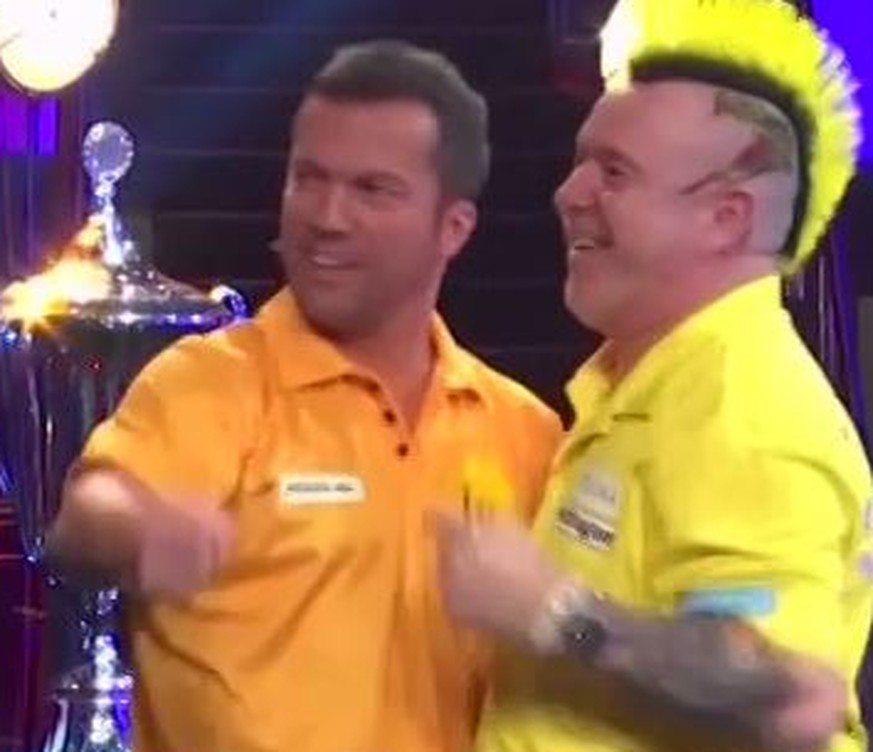 Halber Darts-Profi? Lothar Matthäus sorgt für das Highlight an der Promi-WM