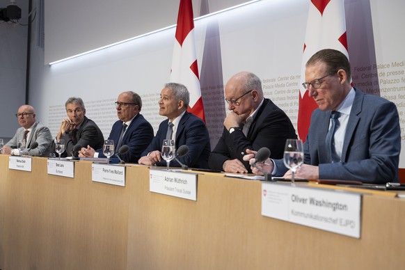 Fabio Regazzi, Praesident Schweizerischer Gewerbeverband sgv, Severin Moser, Praesident Schweizerischer Arbeitgeberverband SAV, Markus Dieth, Praesident Konferenz der Kantonsregierungen KdK, Bundesrat ...
