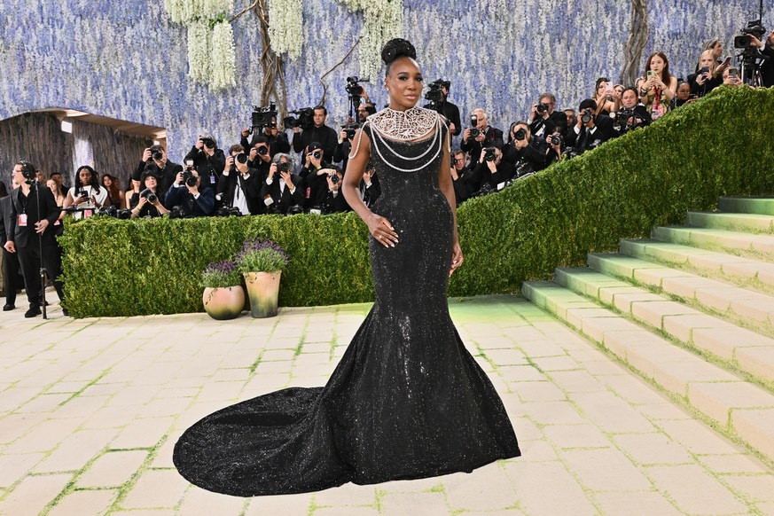 Venus Williams arrives at The Metropolitan Museum of Art's Costume Institute benefit gala celebrating the opening of the "Costume Art" exhibition on Monday, May 4, 2026, in New York. (P ...