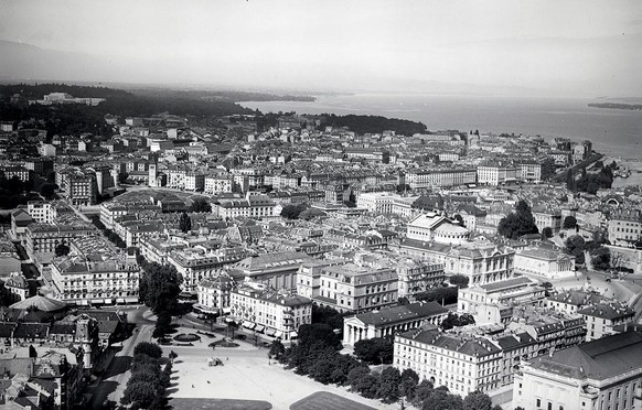 Flugpionier Walter Mittelholzers Blick über Genf, 1934.