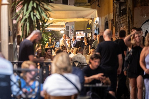 Outdoor seating and tables: new regulations approved Rome - Outdoor seating. The Capitoline Assembly approved the new regulation for the occupation of public land OSP for food and beverage services. B ...