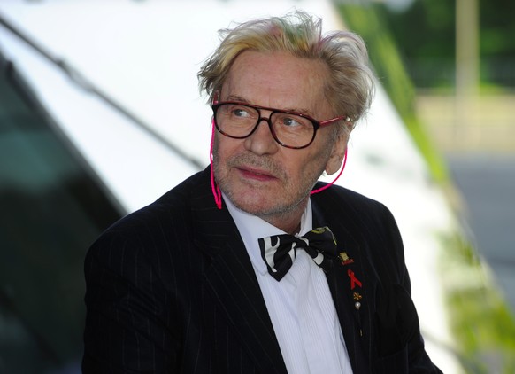 ARCHIVE - 1er juillet 2013, Bavière, Munich : Helmut Berger, acteur autrichien, vient à la présentation du prix CineMerit dans le cadre du Festival du film de Munich.  Berger est décédé le 18 mai 2023 à l'âge de 78 ans...