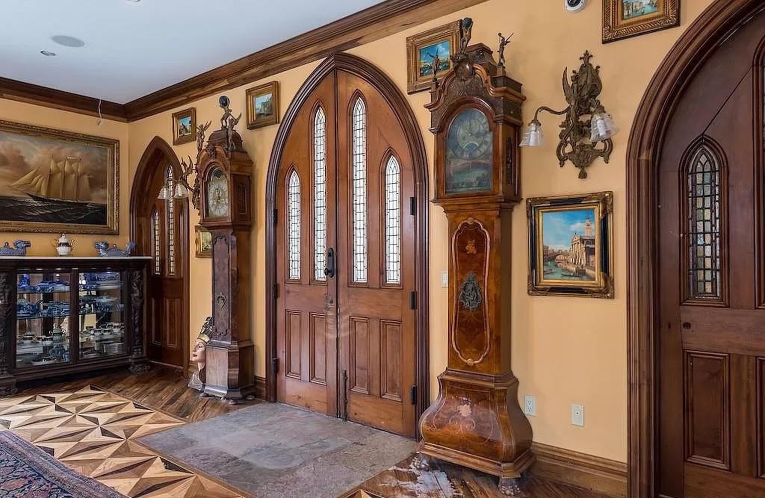 Crazy Castle für 60 millionen in Connecticut USA https://www.zillow.com/homedetails/450-Brickyard-Rd-Woodstock-CT-06281/58124274_zpid/?