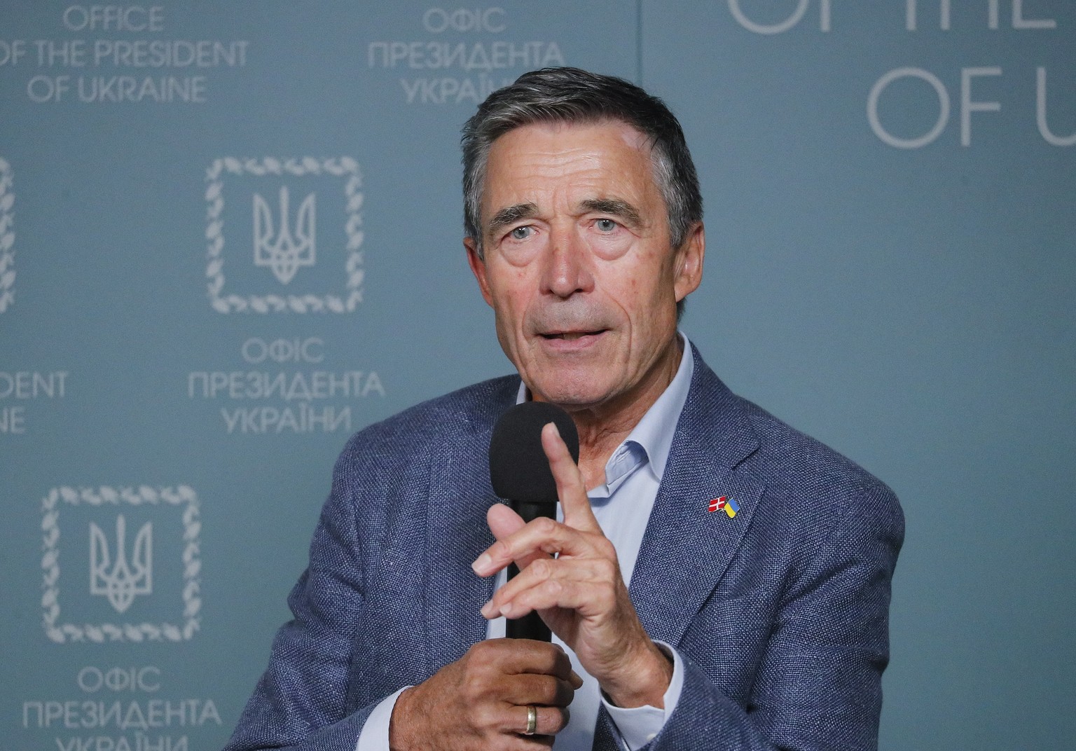 epa10181535 Anders Fogh Rasmussen, Former NATO Secretary General, speaks during their joint with Andriy Yermak, the head of the Office of the President of Ukraine, meeting with the media at the Presid ...