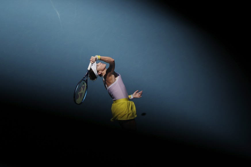epa08161391 Belinda Bencic of Switzerland in action during her women&#039;s singles third round match against Anett Kontaveit of Estonia at the Australian Open Grand Slam tennis tournament in Melbourn ...