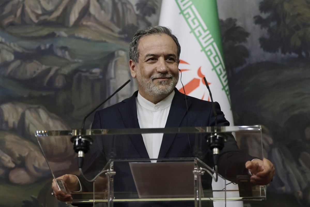 epa12038919 Iran's Foreign Minister Abbas Araghchi attends a joint press conference with Russian Foreign Minister following their talks in Moscow, Russia, 18 April 2025. Abbas Araghchi is on his  ...