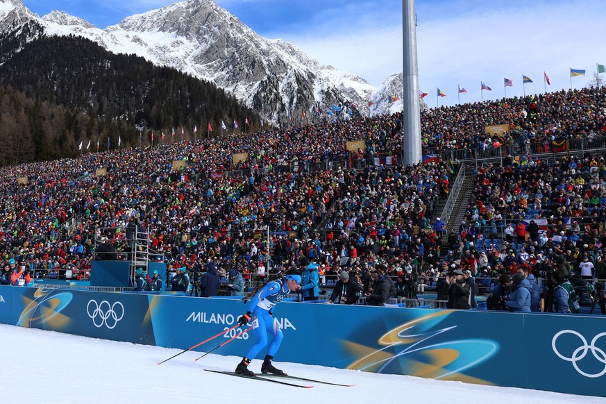 Olympische Winterspiele 2026 in Mailand/Cortina - Italien Gro�e Kulisse in der S�dtirol Arena beim Biathlon Verfolger M�nner - Olympische Winterspiele 2026 in Mailand/Cortina - Italien LicenseRM 24681 ...