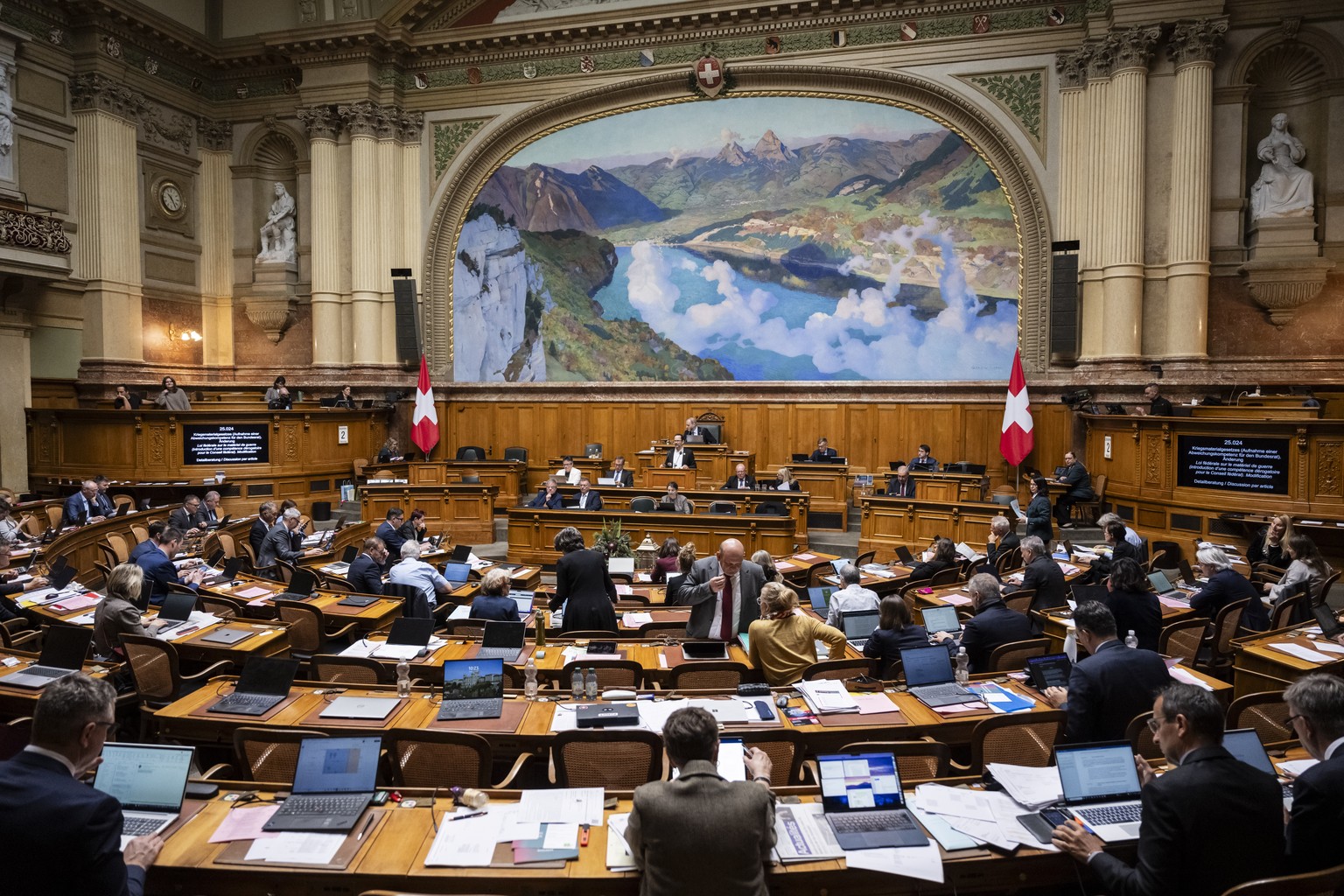 Der Nationalrat beschaeftigt sich mit dem Kriegsmaterialgesetz, an der Wintersession der Eidgenoessischen Raete, am Dienstag, 2. Dezember 2025 im Nationalrat in Bern. (KEYSTONE/Alessandro della Valle)