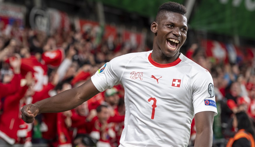 epa07820946 Switzerland&#039;s Breel Embolo celebrates during the UEFA Euro 2020 qualifying Group D soccer match between Ireland and Switzerland at the Aviva stadium in Dublin, Ireland, 05 September 2 ...