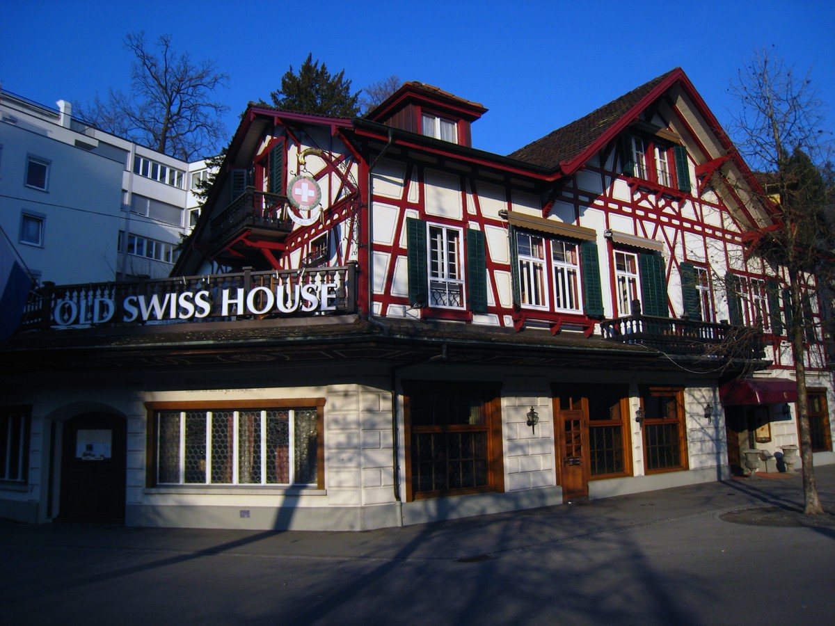 Old Swiss House Luzern
https://upload.wikimedia.org/wikipedia/commons/6/68/Old_Swiss_House_-_panoramio.jpg
