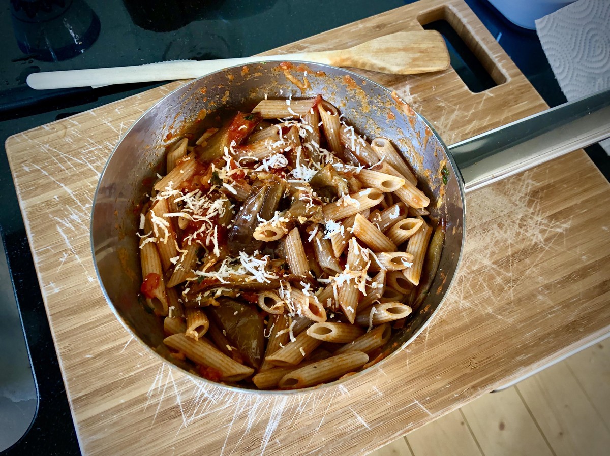 pasta alla norma kochen essen food italien sizilien catania aubergine finger-aubergine