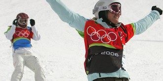Tanja Frieden freut sich schon über den silbernen «Plämpu», da schenkt ihr Jacobellis Gold