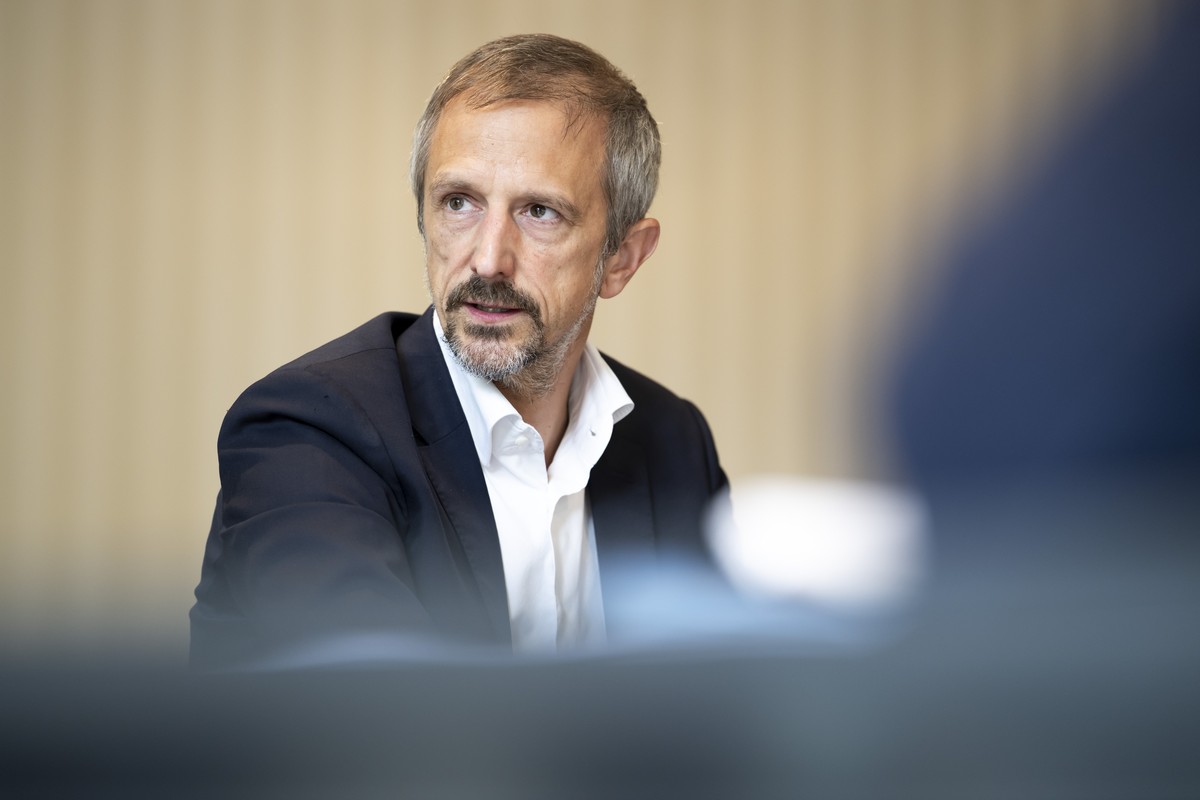 Marc Thommen, der neue Praesident der Aufsichtsbehoerde ueber die Bundesanwaltschaft (AB-BA), spricht waehrend eines Hintergrundgespraechs mit den Medien zum Taetigkeitsbericht 2025, am Donnerstag, 4. ...