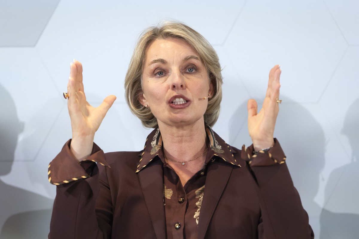 Ursula Nold, Praesidentin Verwaltung Migros-Genossenschafts-Bund, spricht waehrend einer Medienkonferenz der Migros, am Montag, 26. Oktober 2026 in Bern. Die Migros gibt bekannt, dass die 11 Migros Ge ...