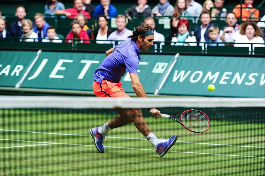 Auf Rasen, wie hier vor einem Jahr in Halle, fühlt sich Roger Federer wohl.