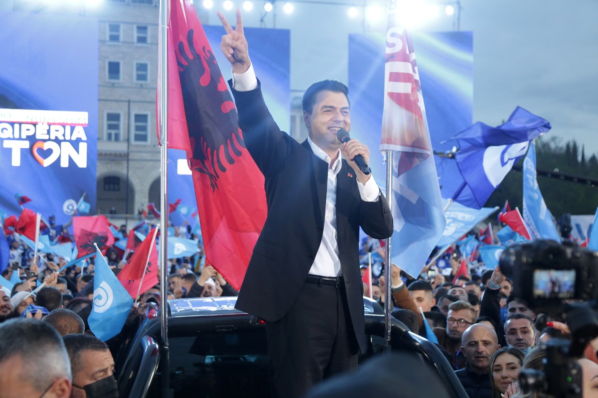 epa09155790 Albania's Democratic Party leader Lulzim Basha addresses his supporters during a electoral campaign rally ahead of the upcoming general election in Tirana, Albania, 23 April 2021. Alb ...