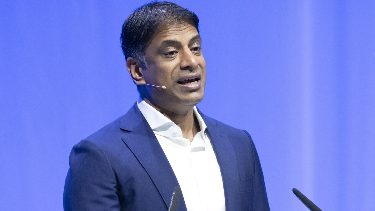 epa11946611 Novartis CEO Vas Narasimhan speaks during the annual general meeting of Swiss pharmaceutical corporation Novartis in Basel, Switzerland, 07 March 2025. EPA/URS FLUEELER