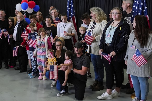 Afrikaner refugees from South Africa arrive, Monday, May 12, 2025, at Dulles International Airport in Dulles, Va. (AP Photo/Julia Demaree Nikhinson)
South Africa US Refugees