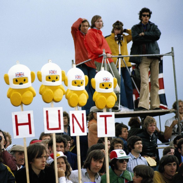 IMAGO / Motorsport Images

1975 British GP SILVERSTONE, UNITED KINGDOM - JULY 19: British fans supporting James Hunt during the British GP at Silverstone on July 19, 1975 in Silverstone, United Kingdo ...