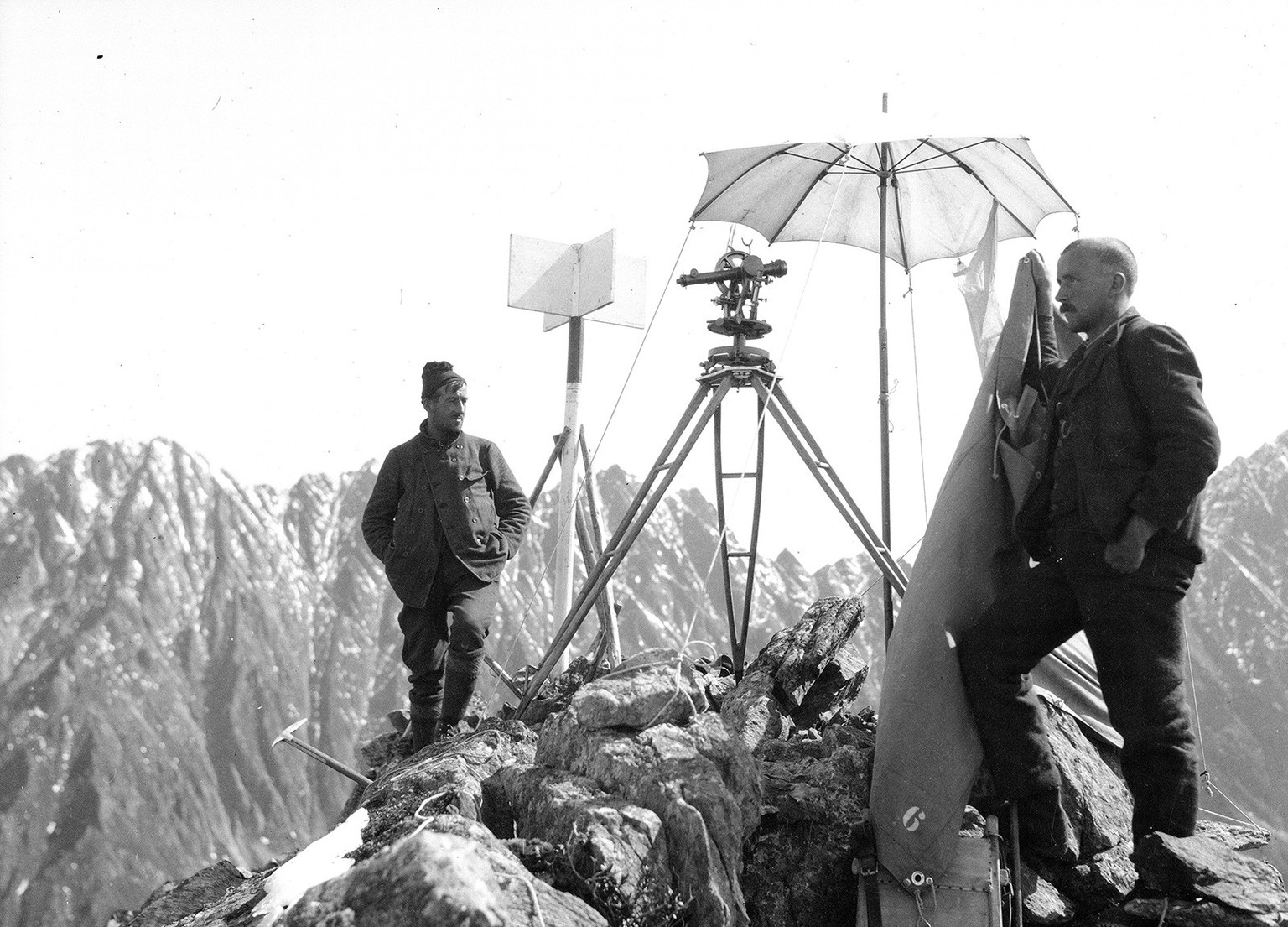 Vermessungsarbeiten auf der Gwächten, 1921.