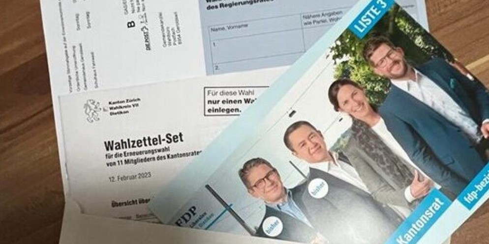In Geroldswil sorgt das Wahlcouvert für rote Köpfe. In den Unterlagen der Gemeinde ist ein Werbeflyer der FDP dabei – nur von der FDP, mitten in der heissen Wahlphase. Die SVP und die Grünen sind scho ...