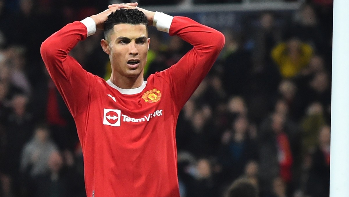 epa09827503 Manchester United's Cristiano Ronaldo reacts during the UEFA Champions League round of 16, second leg soccer match between Manchester United and Atletico Madrid in Manchester, Britain ...